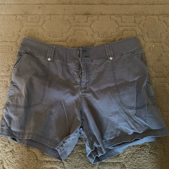 Women’s Grey Shorts-Size 18W - Picture 3 of 4